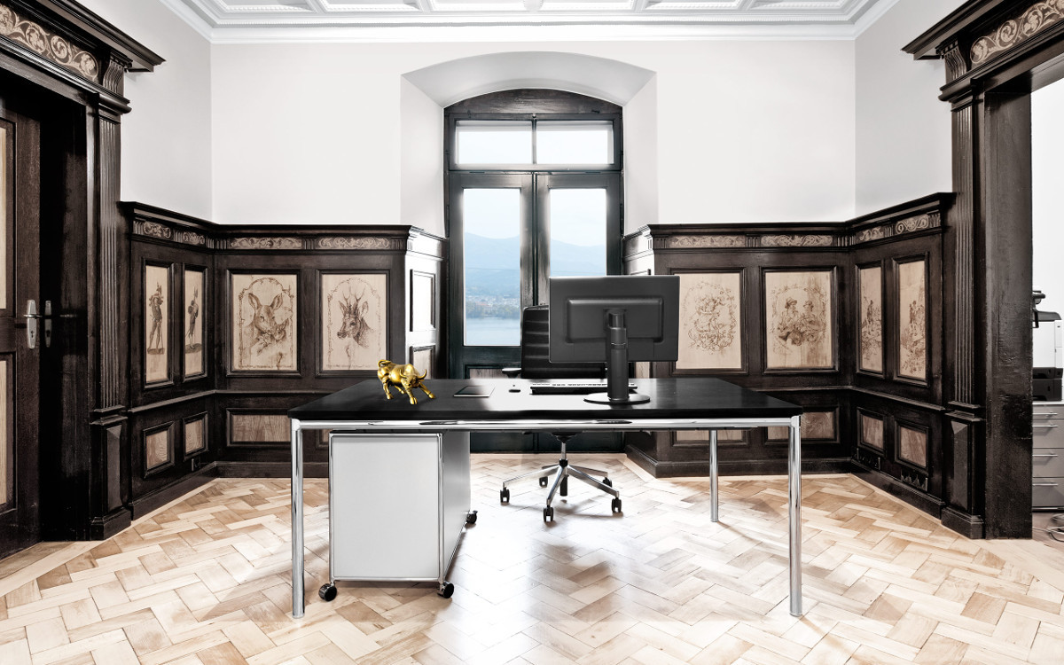 Schreibtisch fuer Anwalt - Kanzlei Büromöbel